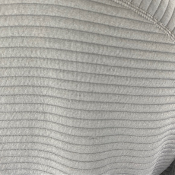 thumbhole jacket nike